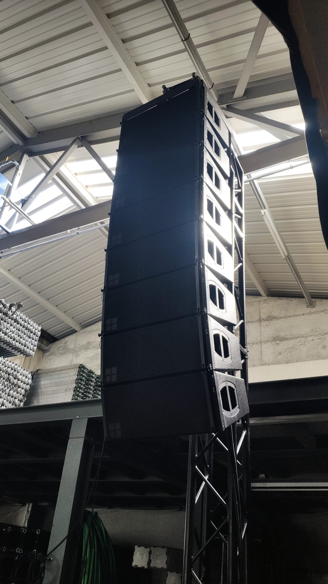 Line-array-scaled